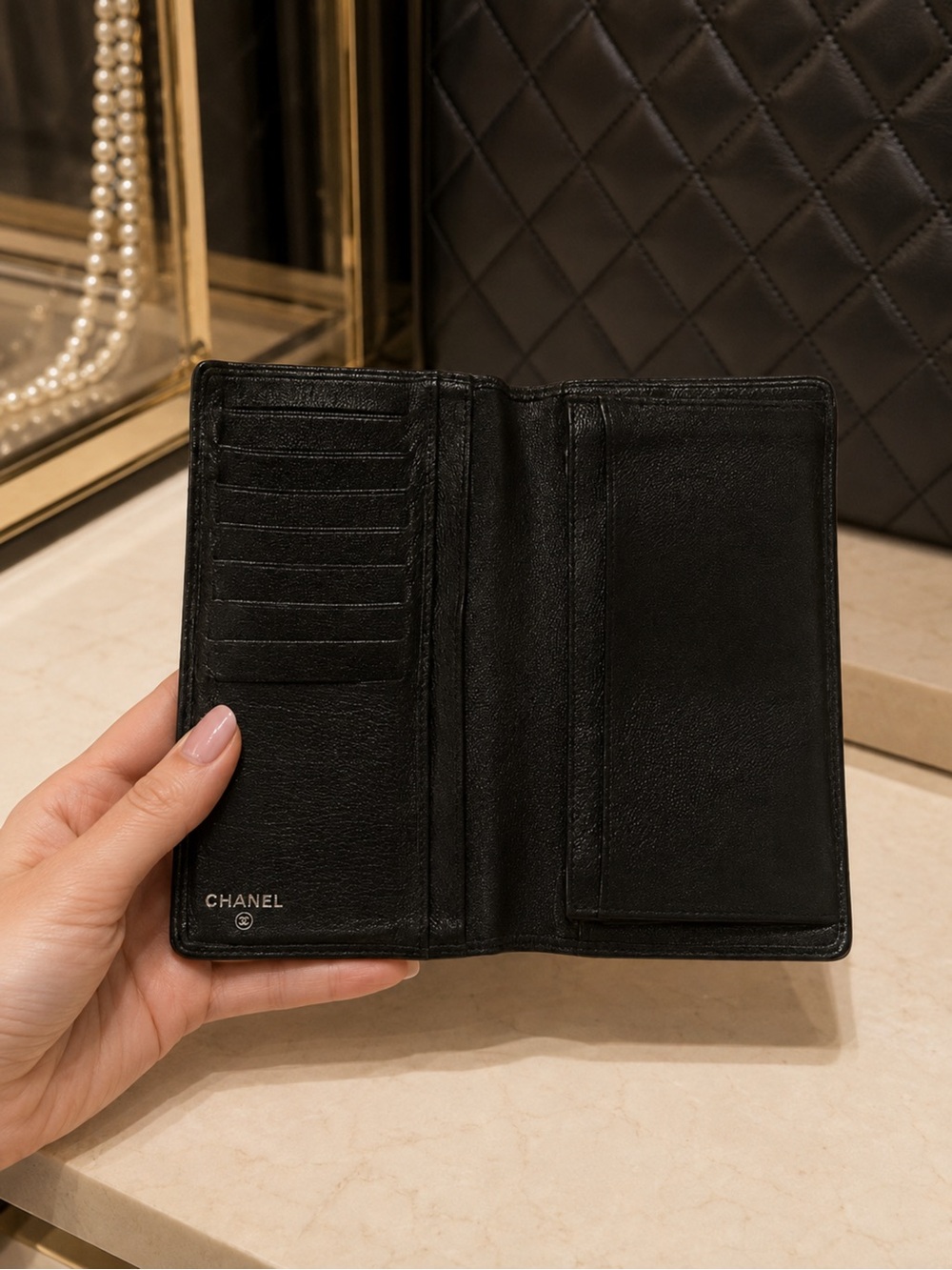 CHANEL Black Leather long wallet - Picture 3 of 8